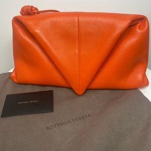 Bottega Clutch